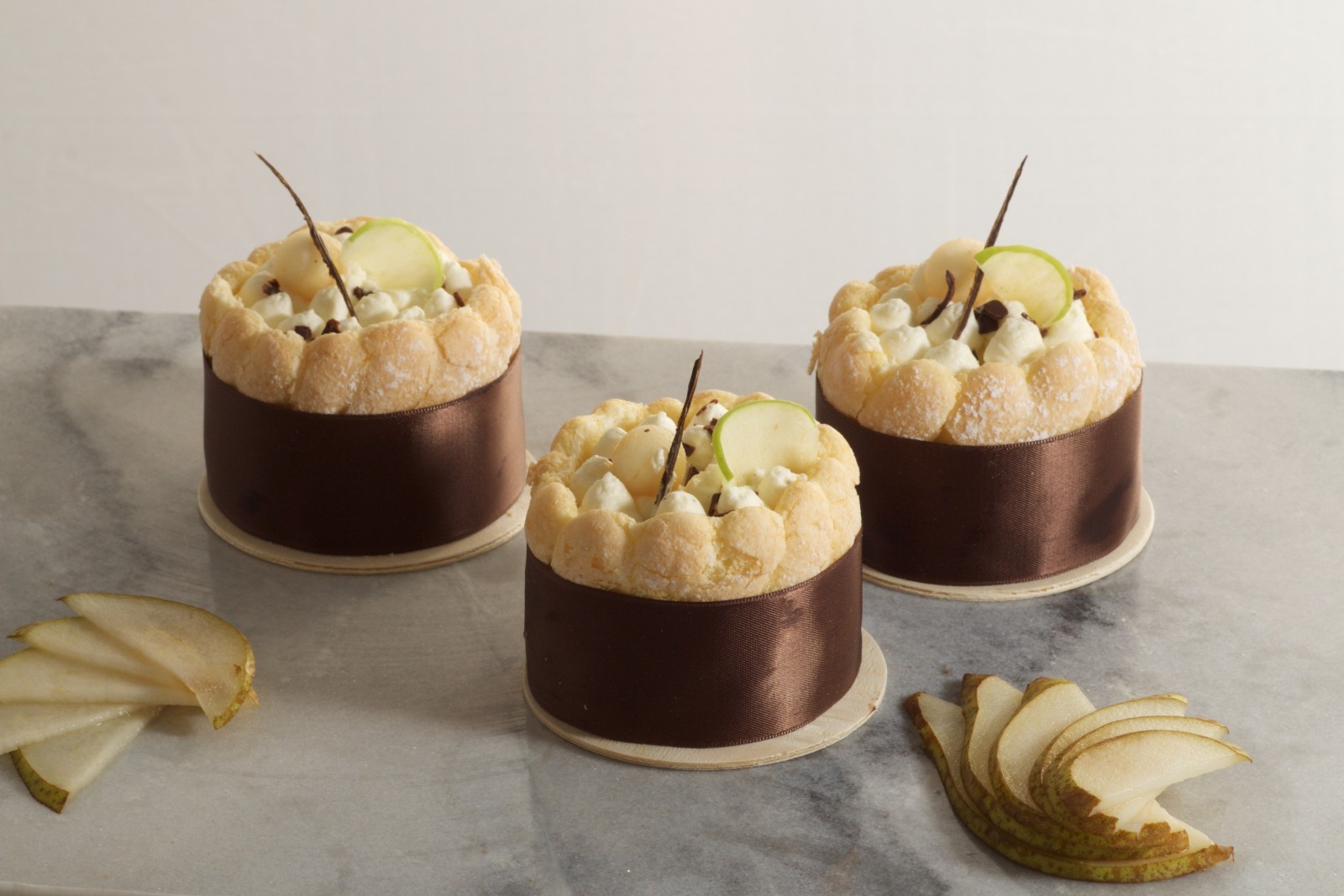 charlotte poire-chocolat caramelia ou charlotte poire